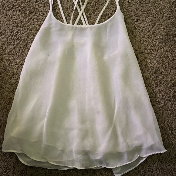 White top - Picture 4 of 4